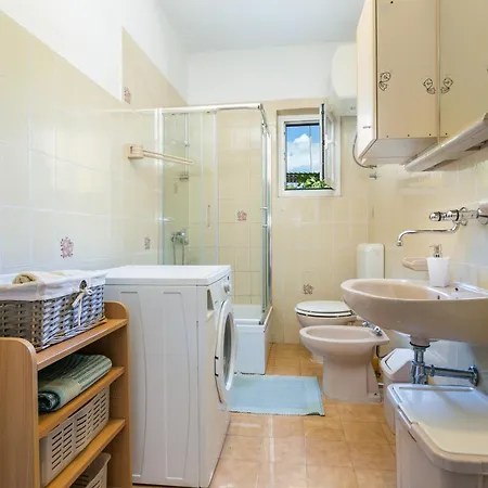 With Parking Space Kastel Stafilic, - 20802 *